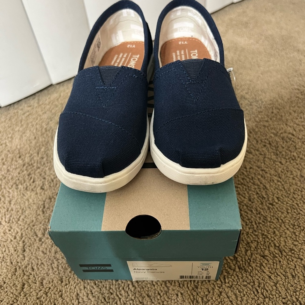 Toms
